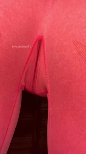 pov: i’m about to sit on your face 👅