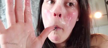 eat it up cumslut :)