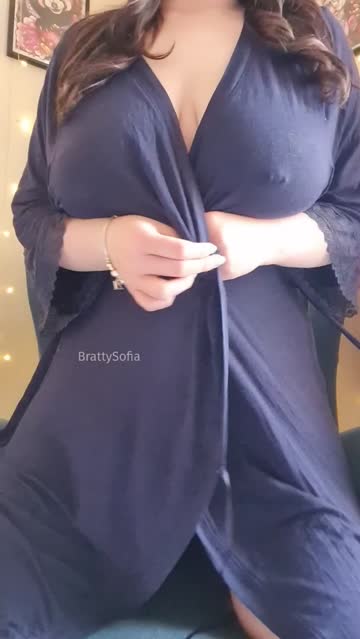 unleashing marvelous titties 😘🔥