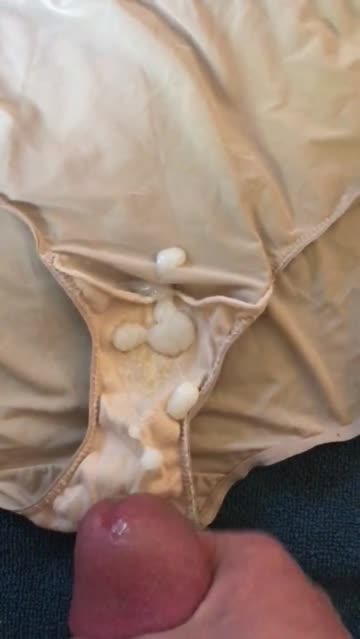 [proof] cum on dirty panties