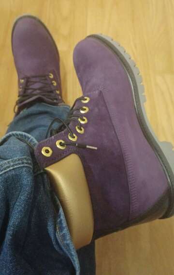 timberland hip hop royalty boots. my camera really doesn't do the purple justice.
