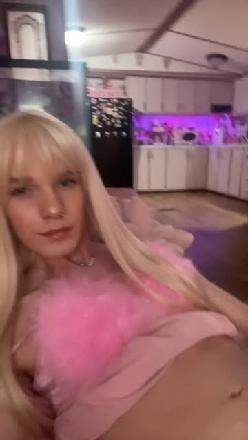 am i pretty when i cum 🙈