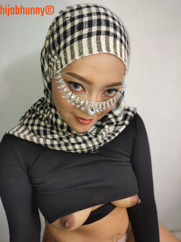 perky hijabi tits