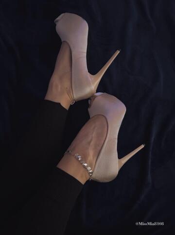 love heels with anklets