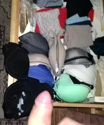 [proof] cumming on my slutty mother in law underwear and leave it out of place