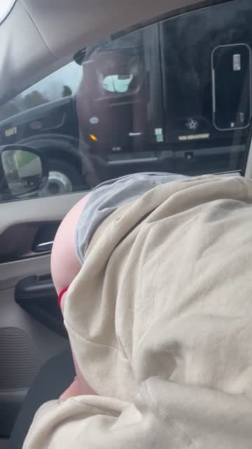 i love showing my pussy and ass off to truckers