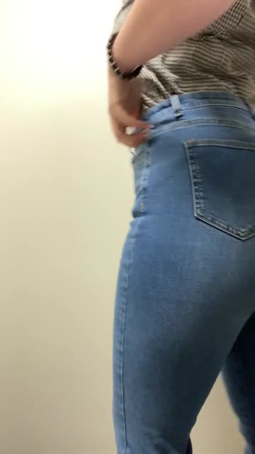 i love how my hips and booty look in these jeans, what do you think?