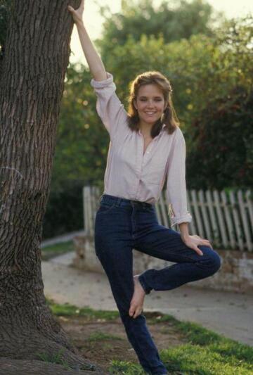 lea thompson in the 1980s makes me contemplate about me being born in the wrong era