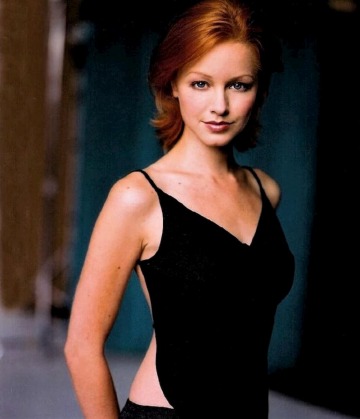 lindy booth [relic hunter]