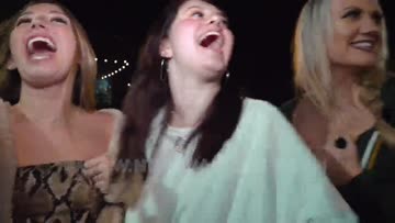 slutty college freshman flashes some major titties on a spring break dare 🤯
