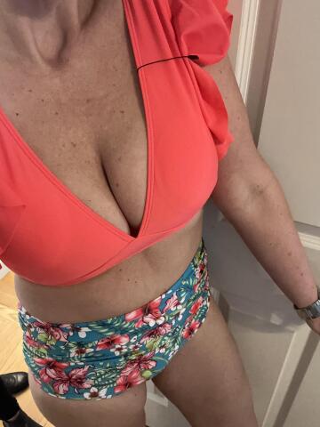 feeling cute in my bathing suit . getting ready to go to beach