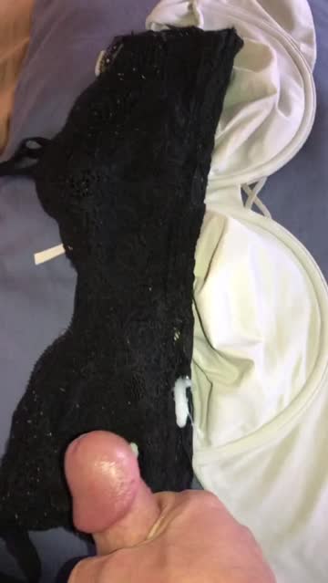 [proof] cum on a bra