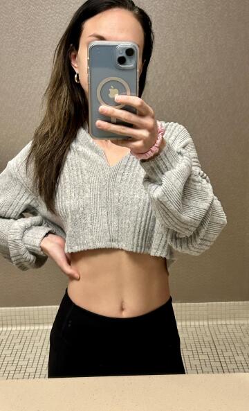 can’t catch me not showing off my stomach