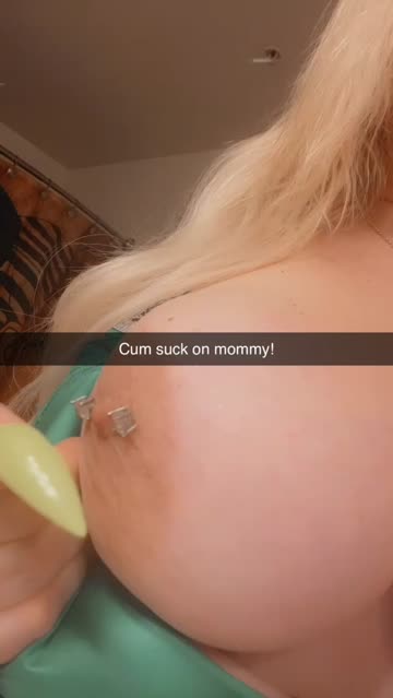 you know what time it is! time for mommy to be your slut!
