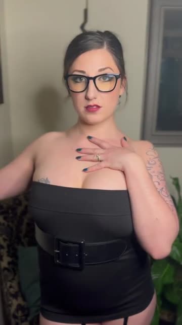glasses, check. tattoos, check. class, check. sass, check. triple d’s, check. horny, check. your parents wouldn’t know what to think when you take me home to them.