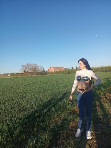 went for a walk yesterday after 18h locked🥰 peopls could see my armour so it was a bit funny 🤣