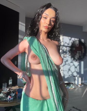 this isn’t how i should be wearing my traditional indian outfit [f]