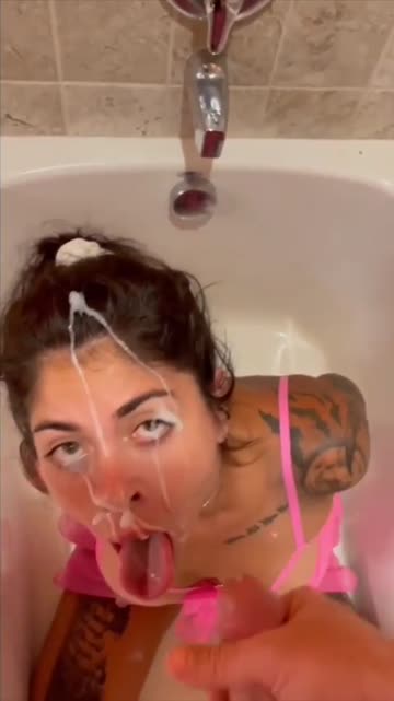 a woman who loves art