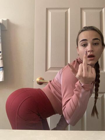 [domme] hey, fuckin loser! you never fuck girls because you have pathetic tiny dick😂🤣😂i love to humiliate losers like you.. are you ready to be humiliated?