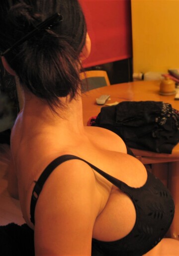 bursting bra and strap gaps