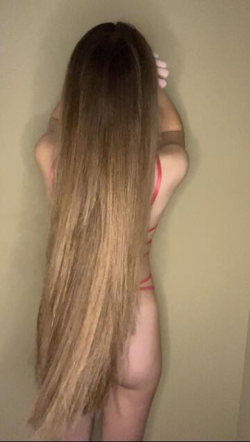 my hair looks so long here, a true rapunzel 🥰🤤