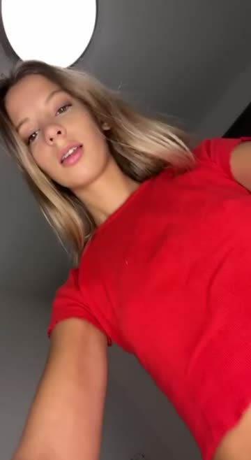 im so tiny you could pick me up and use me however you want so i can be the perfect fuckdoll for you