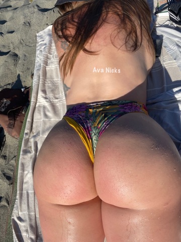 am i the type of pawg you’d dump your load in publicly?