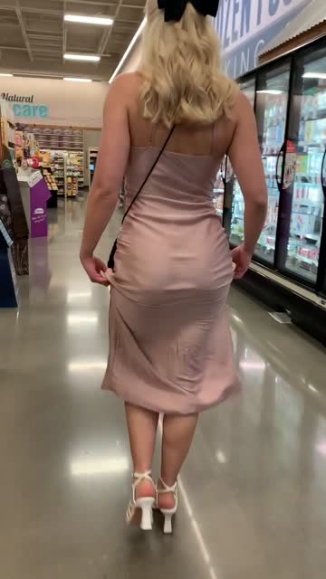 shopping after a wedding (f)