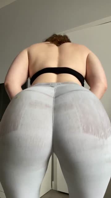 5'8 with huge booty