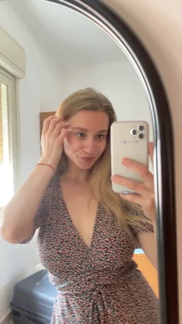 who loves blondes