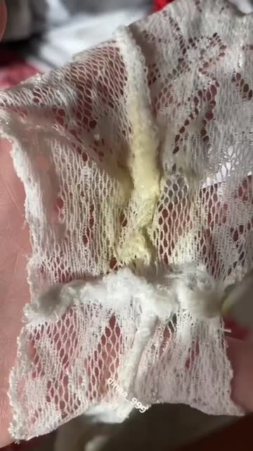 [selling] [us] white🤍lacy 😌and soaked 🥵 kik: dinna999 (serious inquires only)