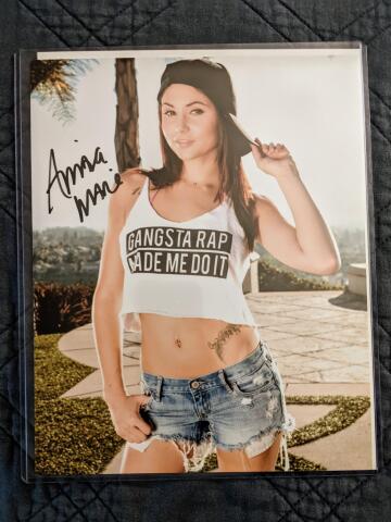 one of my sexy ariana autographs 🤤