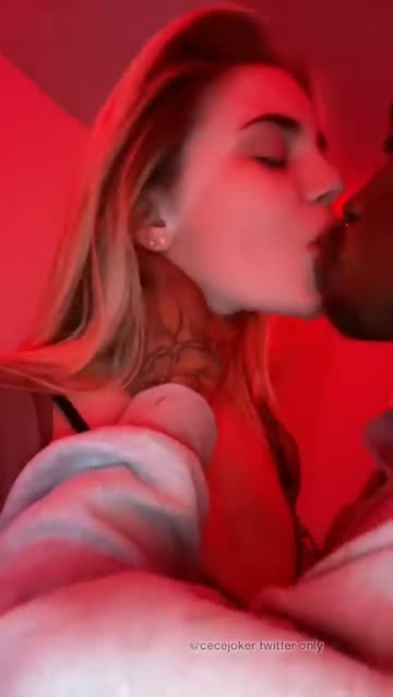 imagine receiving a video like this from your girlfriend