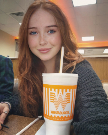 just me and my freckles in my happy place! 🍔 (19f)