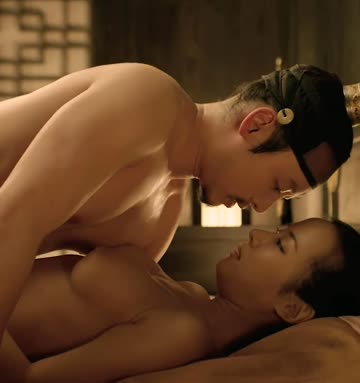 jo yeo-jeong [from 'parasite'] in 'the concubine'