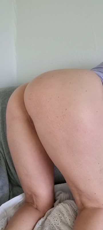 do you like my cute little gilf ass? (54yo)