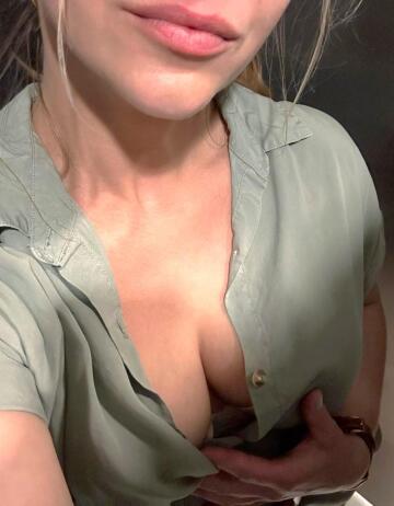 36[f] quick selfie on the way to work :)