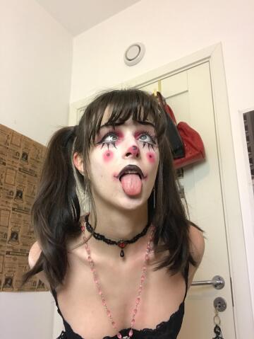 soo.. would you fuck a clown girl?🤡💦
