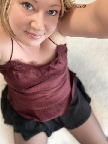 31, mom of two and feeling cute!