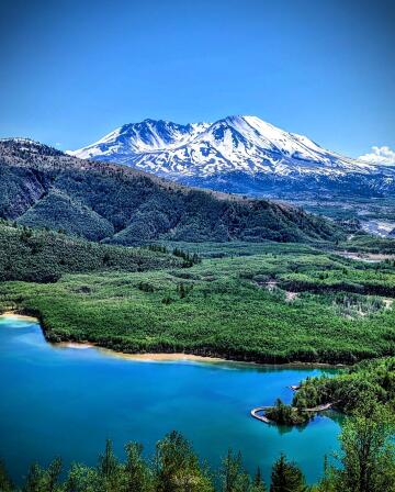 mount saint helens erupted 43 years ago today. this is a picture that i took yesterday.