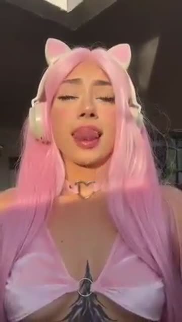 fill my throat with a little of your hot milk 🍆🥵