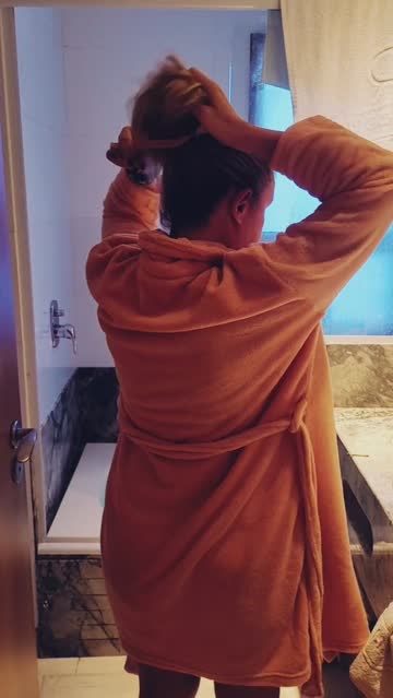 hey honey, how about a shower togheter?