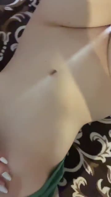 do small boobs still turn men on