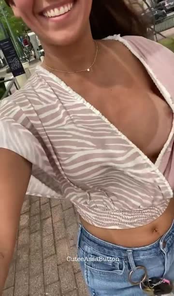 the best top for a windy day