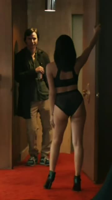 paulina gaitan has an amazing ass