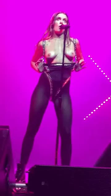 love to flashing at her concert