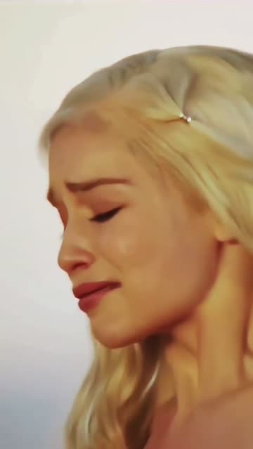 emilia clarke (enhanced+brightened)