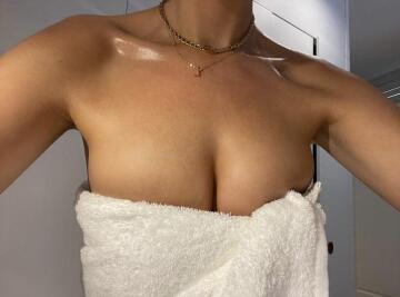 towel cleavage 👌🏽