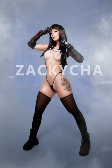 tifa lockhart ready to fight[final fantasy] by (zackycha11)