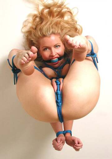 so many kinks in one😍